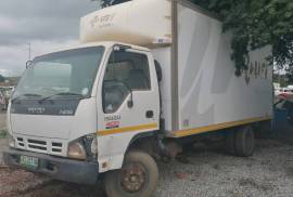 Truck Parts, Isuzu, 400, Stripping for Parts, Used