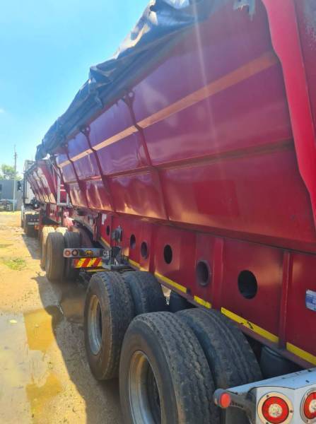 CIMC, Side Tipper Link Trailer, Used, 2017