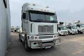 Freightliner, ISX500 Cummins, 6x4 Drive, Truck Tractor, Used, 2009