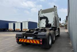 Freightliner, ISX500 Cummins, 6x4 Drive, Truck Tractor, Used, 2009