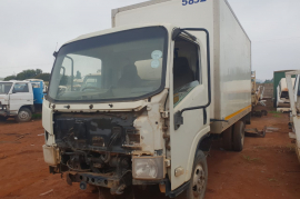 Isuzu with fridge body stripping for spares, Trucks 4 U