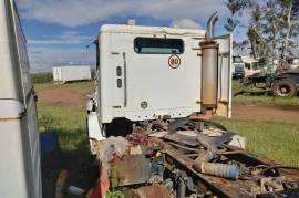 Truck Parts, Freightliner, Columbia Truck Tractor , Stripping for Parts, Used