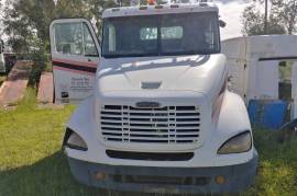 Truck Parts, Freightliner, Columbia Truck Tractor , Stripping for Parts, Used