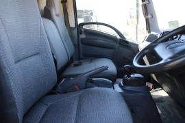 Isuzu, ISUZU NPR 400 AUTO 4 TON CLOSED, 4 Ton, Freight Carrier Truck, Used, 2018