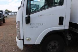 Isuzu, NPR 400 AUTO 4 TON CLOSED, 4 Ton, Freight Carrier Truck, Used