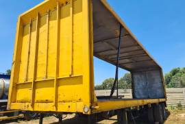 Henred, 2 Axle Tautliner, Tautliner Trailer, Used, 2007