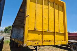 Henred, 2 Axle Tautliner, Tautliner Trailer, Used, 2007