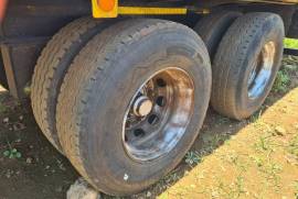 Henred, 2 Axle Tautliner, Tautliner Trailer, Used, 2007