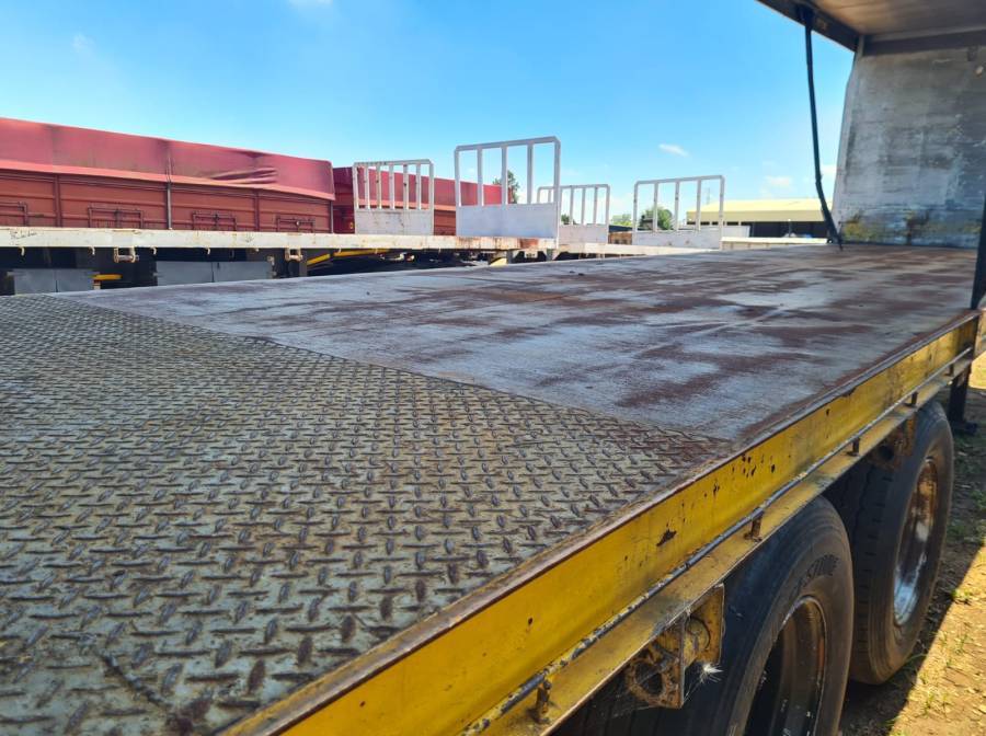 Henred, 2 Axle Tautliner, Tautliner Trailer, Used, 2007