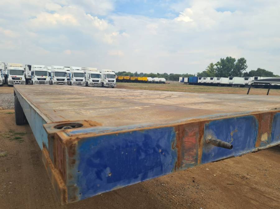 Henred, 2 Axle Flat deck, Flat Deck Trailer, Used, 1985
