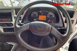 UD, Quester CWE 330, 6x4 Drive, Truck Tractor, Used, 2022