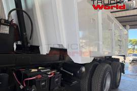 UD, Quester CWE 330, 6x4 Drive, Truck Tractor, Used, 2022