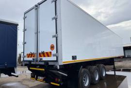 Serco, 14.7m fridge, Refrigerated Trailer, Used, 2017
