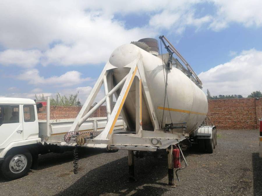 Henred, Fruehauf Tank, Other, Used, 1998