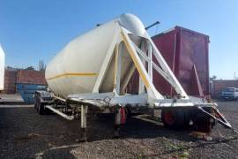 Henred, Fruehauf Tank, Other, Used, 1998