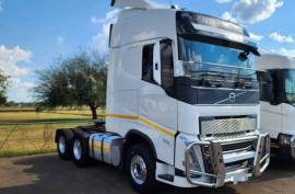 Volvo,  V5 FH440 Globetrotter, 6x4 Drive, Truck Tractor, Used, 2021