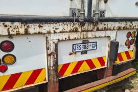 Henred, Hendred Fruenhauf Volume body 3 Axle Trailer, Box Body, Used, 1994