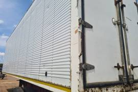 Henred, Hendred Fruenhauf Volume body 3 Axle Trailer, Box Body, Used, 1994