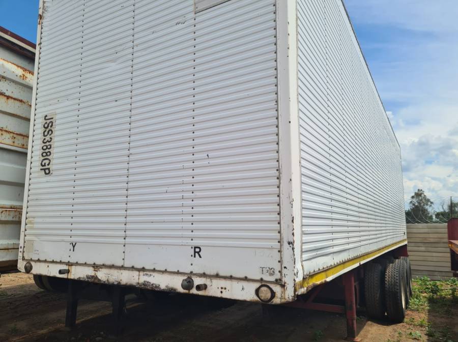 Henred, Hendred Fruenhauf Volume body 3 Axle Trailer, Box Body, Used, 1994