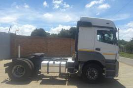 Mercedes Benz, AXOR 1840 SINGLE AXLE HORSE, Single Axle, Truck Tractor, Used, 2015