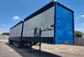 Henred, 2021 Henred Tautliner, Tautliner Trailer, Used, 2021