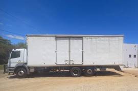 Mercedes Benz, Axor 2528 Tag Axle Closed Body, Rigid, Closed Body Truck, Used, 2014