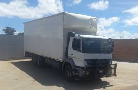 Mercedes Benz, Axor 2528 Tag Axle Closed Body, Rigid, Closed Body Truck, Used, 2014