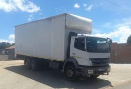 Mercedes Benz, Axor 2528 Tag Axle Closed Body, Rigid, Closed Body Truck, Used, 2015