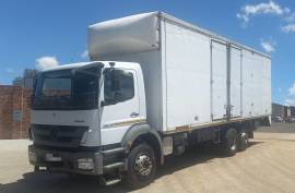 Mercedes Benz, Axor 2528 Tag Axle Closed Body, Rigid, Closed Body Truck, Used, 2015