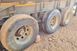 Henred, Henred Freuhauf 3 Axle Sloper Tipper , Sloper Trailer, Used, 2013