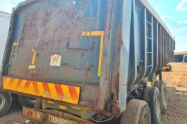 Henred, Henred Freuhauf 3 Axle Sloper Tipper , Sloper Trailer, Used, 2013