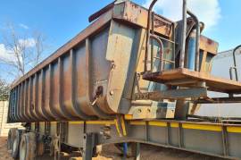 Henred, Henred Freuhauf 3 Axle Sloper Tipper , Sloper Trailer, Used, 2013