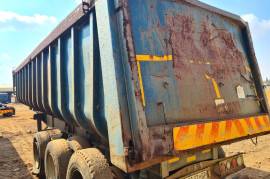 Henred, Henred Freuhauf 3 Axle Sloper Tipper , Sloper Trailer, Used, 2013