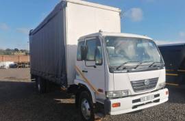 Nissan, UD 90, 4x2 Drive, Tautliner Truck, Used, 2007