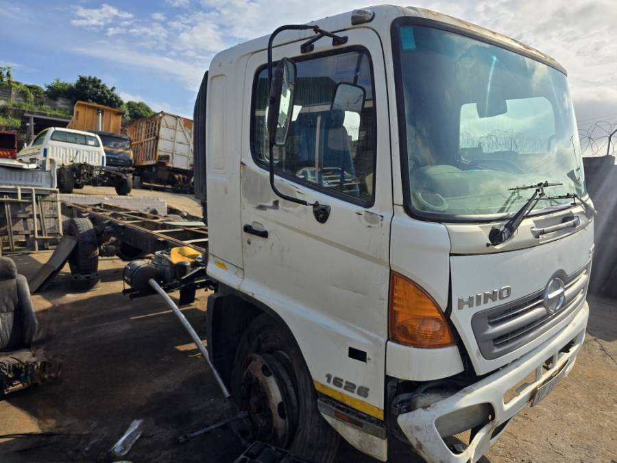 Truck Parts, Hino, 1626 - J08CTT , Engine, Used, 2011