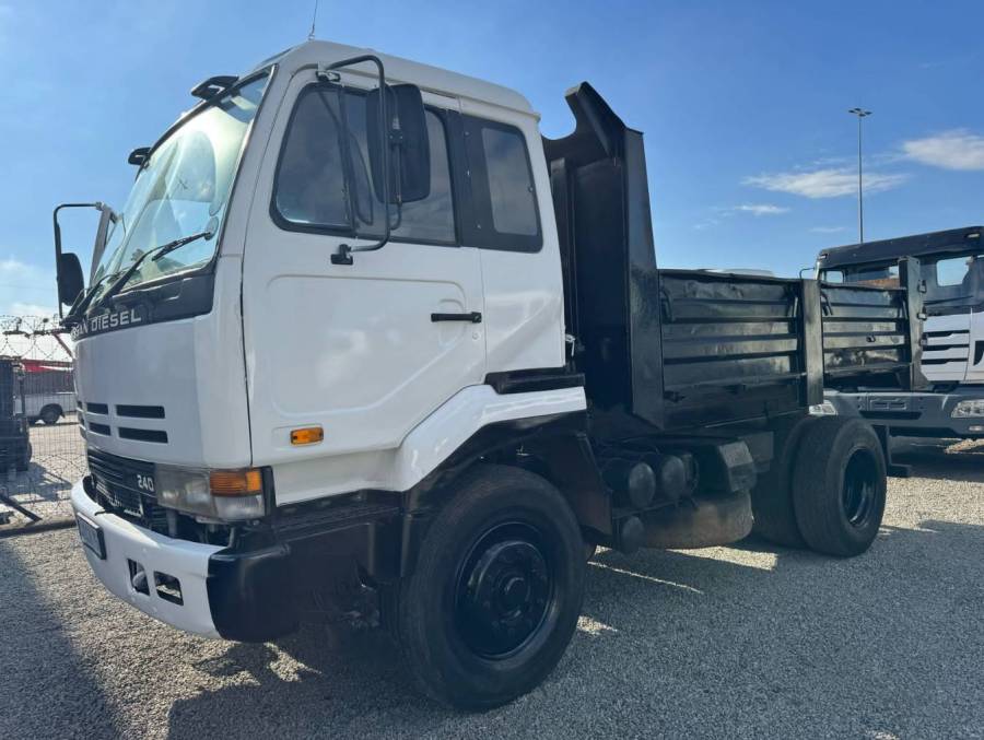 Nissan, CK 240 6 Cube Dropside, 4x2 Drive, Tipper Truck, Used, 1996