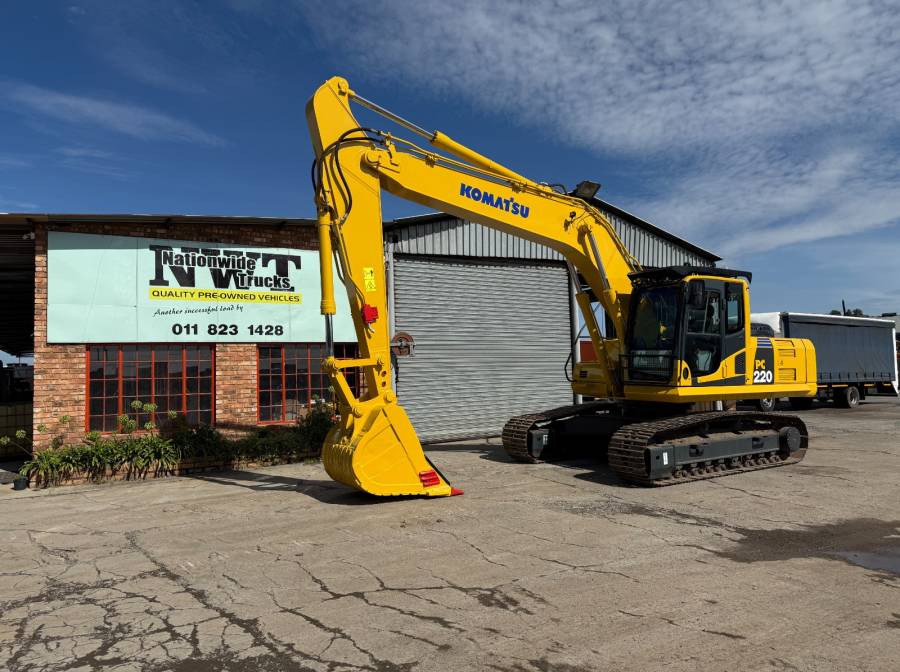 Komatsu, PC220, Excavator, Used, 2022