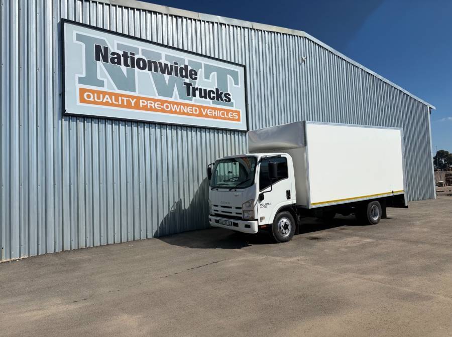 Isuzu, NPR400, 4 Ton, Volume Van Truck, Used, 2022