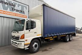 Hino, 500 1626, 6x2 Drive, Tautliner Truck, Used, 2014