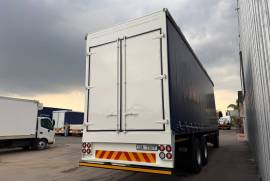 Hino, 500 1626, 6x2 Drive, Tautliner Truck, Used, 2014