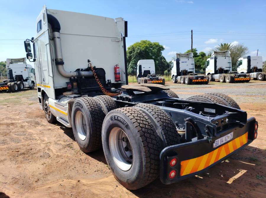 International, Eagle , 6x4 Drive, Truck Tractor, Used, 2011