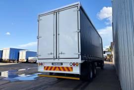 Nissan, UD90, 6x2 Drive, Tautliner Truck, Used, 2014