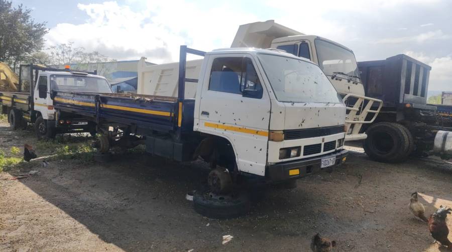 Isuzu, N4000, 4x2 Drive, Dropside Truck, Used