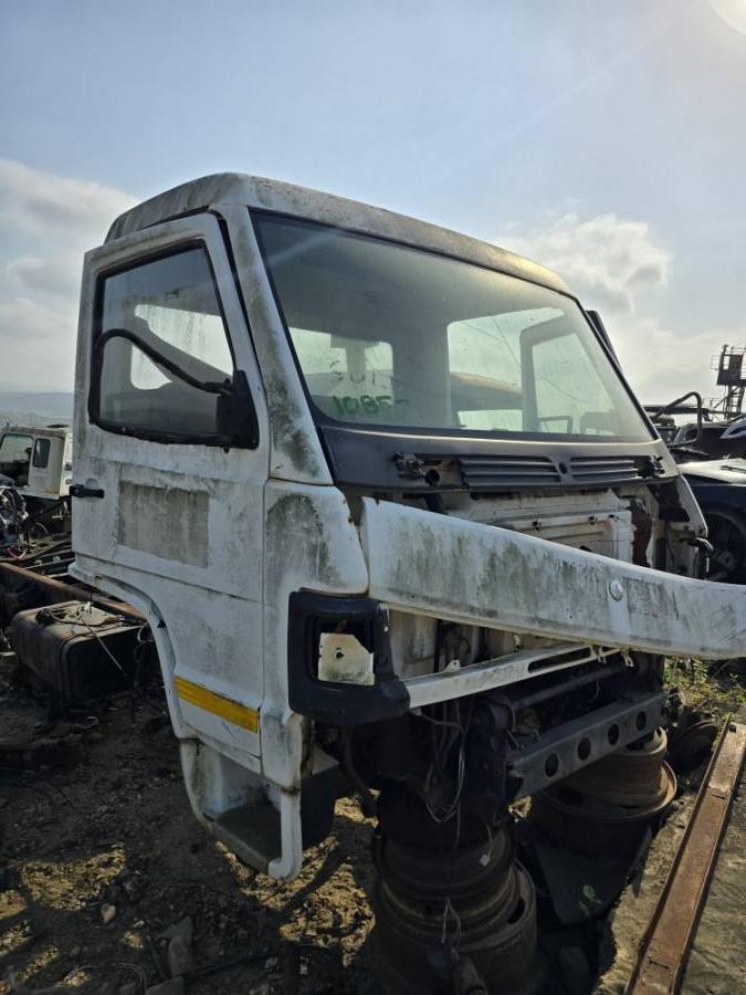 Truck Parts, Mercedes-Benz, MB800, Stripping for Parts, Used, 2003