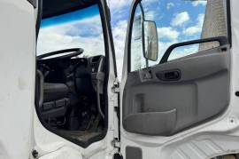 Nissan, UD 410 Single Diff, 4x2 Drive, Truck Tractor, Used, 2014