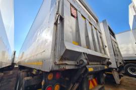 Henred, Refrigerated Trailer, Used, 2012