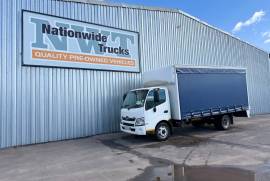 Hino, 300 815, 4 Ton, Tautliner Truck, Used, 2018