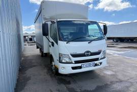 Hino, 300 815, 4 Ton, Tautliner Truck, Used, 2018