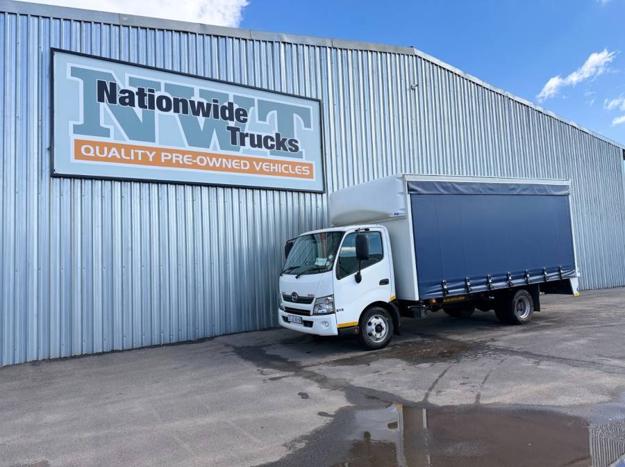 Hino, 300 815, 4 Ton, Tautliner Truck, Used, 2018