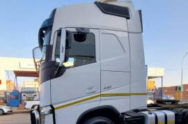 Volvo, 440, 6x4 Drive, Truck Tractor, Used, 2018